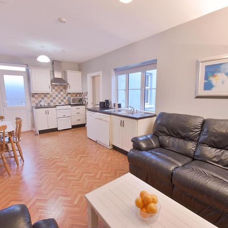 Ocean Breeze Apartment Лехинч Екстериор снимка