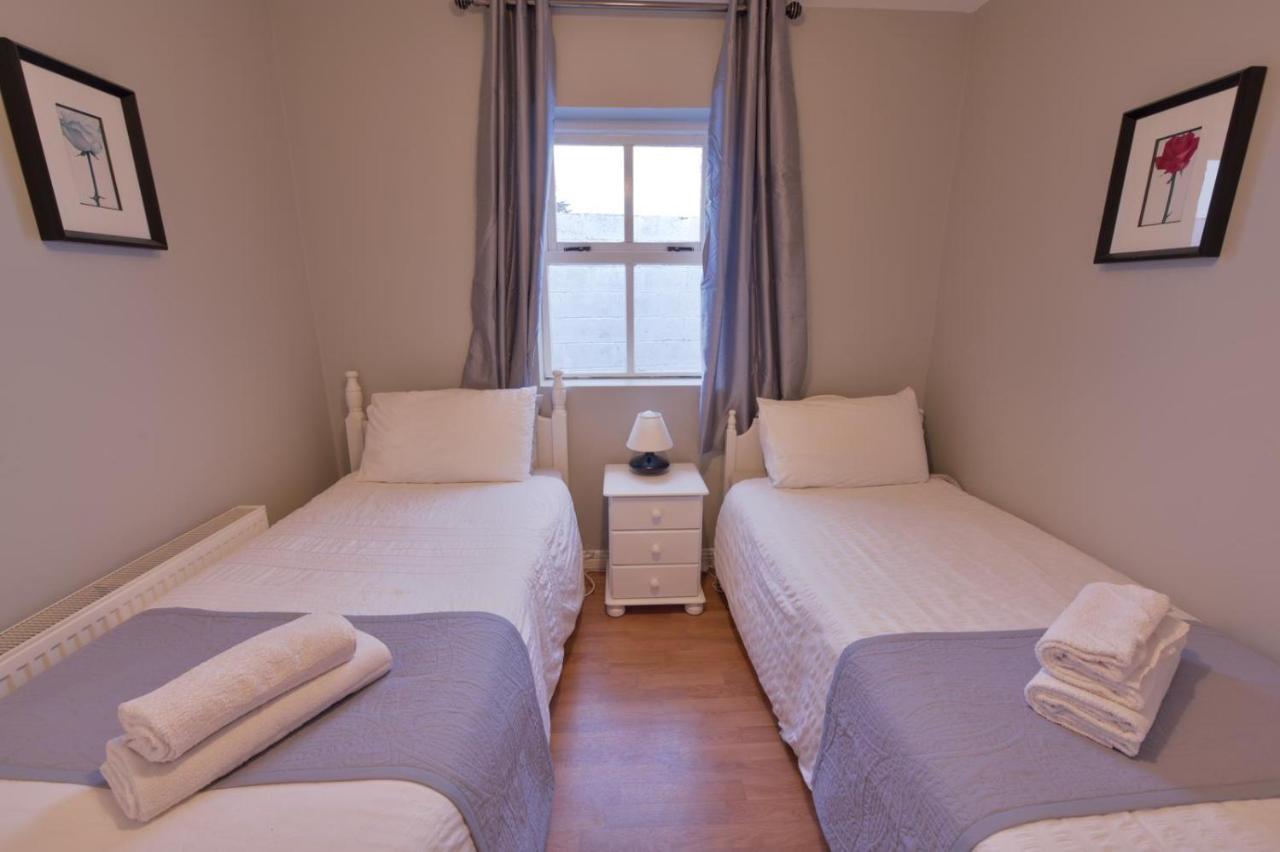 Ocean Breeze Apartment Лехинч Екстериор снимка