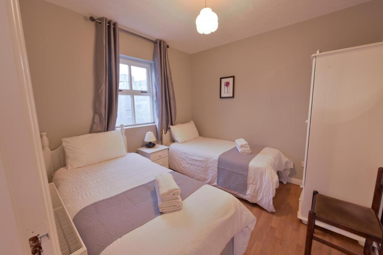 Ocean Breeze Apartment Лехинч Екстериор снимка